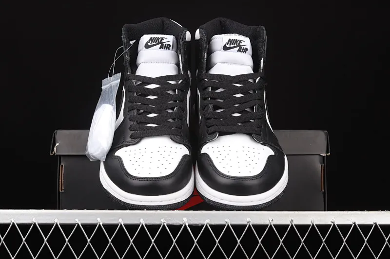 All categories Air Jordan Jordan series basketball shoes Air Jordan 1 High Air Jordan 1 High AJ1 Joe 1 high top white and black 555088-010